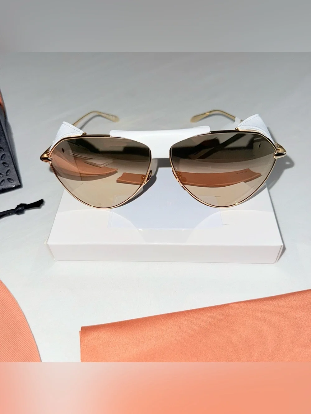 ALAÏA EYEWEAR AVIATOR-STYLE LEATHER-TRIMMED GOLD-TONE SUNGLASSES AA0067S